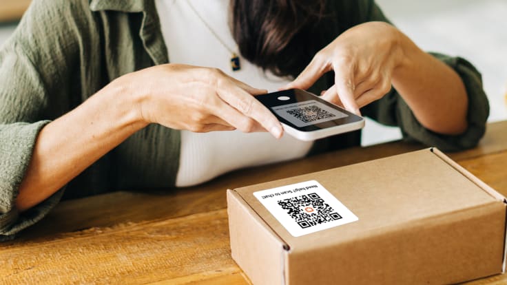 QR chat code on the package